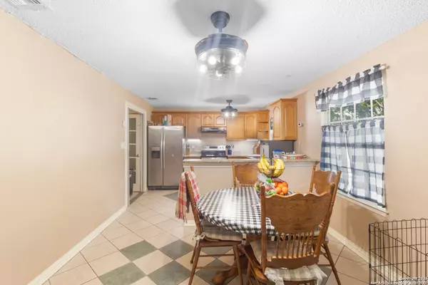 Live Oak, TX 78233,7813 Hollow Oak