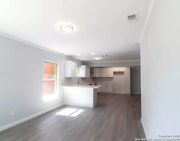 San Antonio, TX 78202,2367 Burnet St.