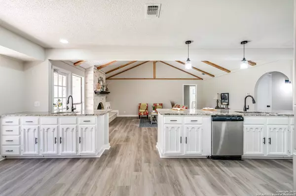 15814 Blue Creek, San Antonio, TX 78232