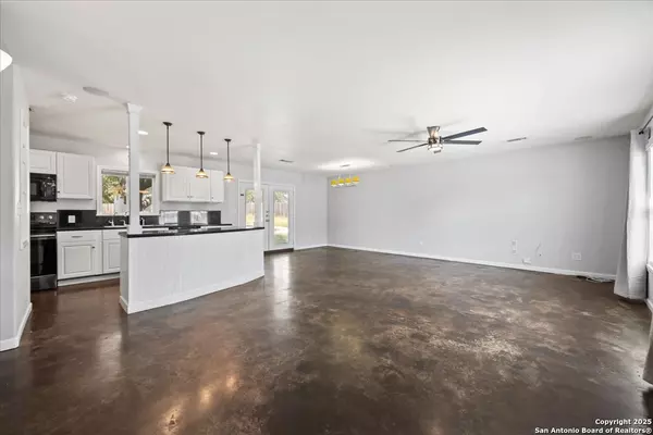 Bandera, TX 78003,560 PR 1515