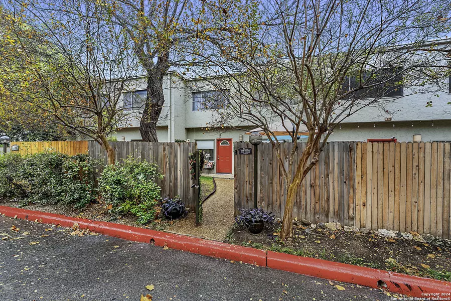 3103 EISENHAUER RD UNIT L21, San Antonio, TX 78209-3561