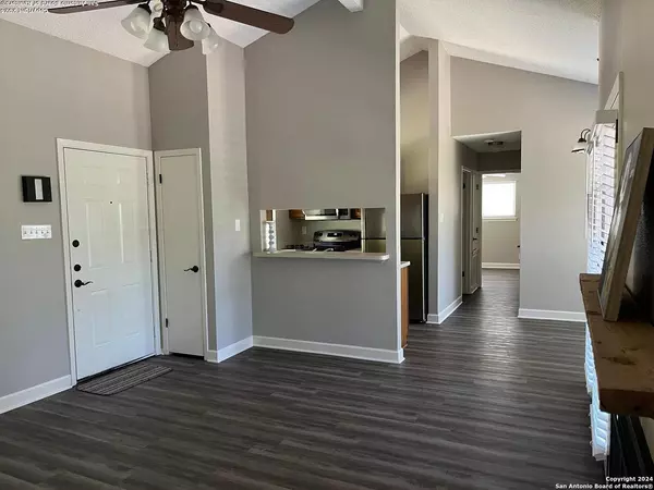 Boerne, TX 78006-8925,221 DOESKIN DR