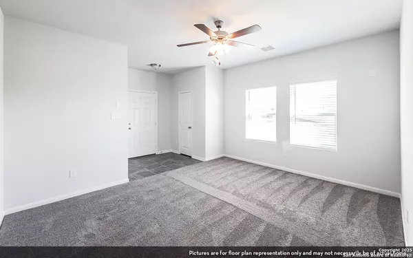 Converse, TX 78109,11106 schmidt