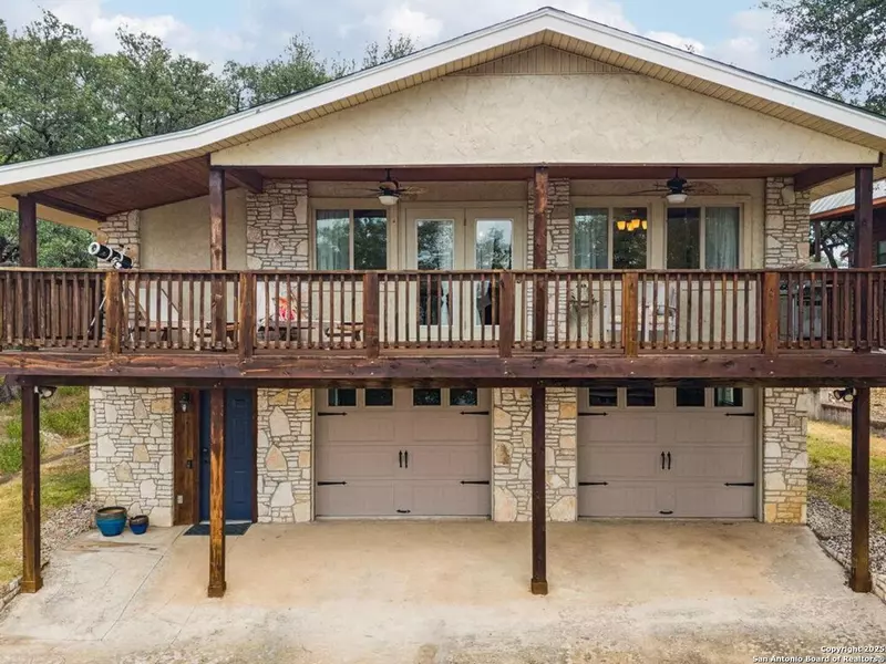 2200 Glenn Dr, Canyon Lake, TX 78133