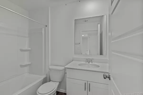 San Antonio, TX 78245,5120 Bay Breeze