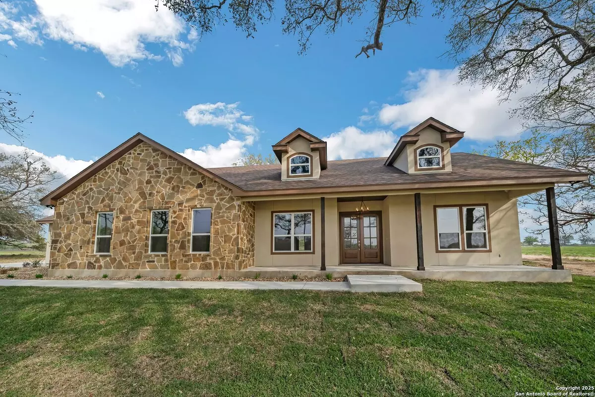 Floresville, TX 78114,313 Firewheel