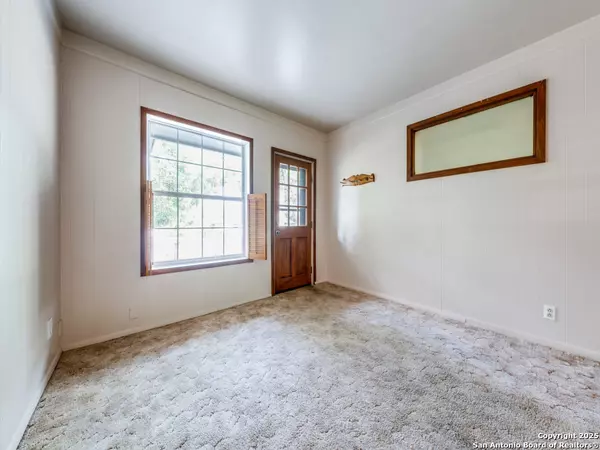 Castle Hills, TX 78213,106 Roundup