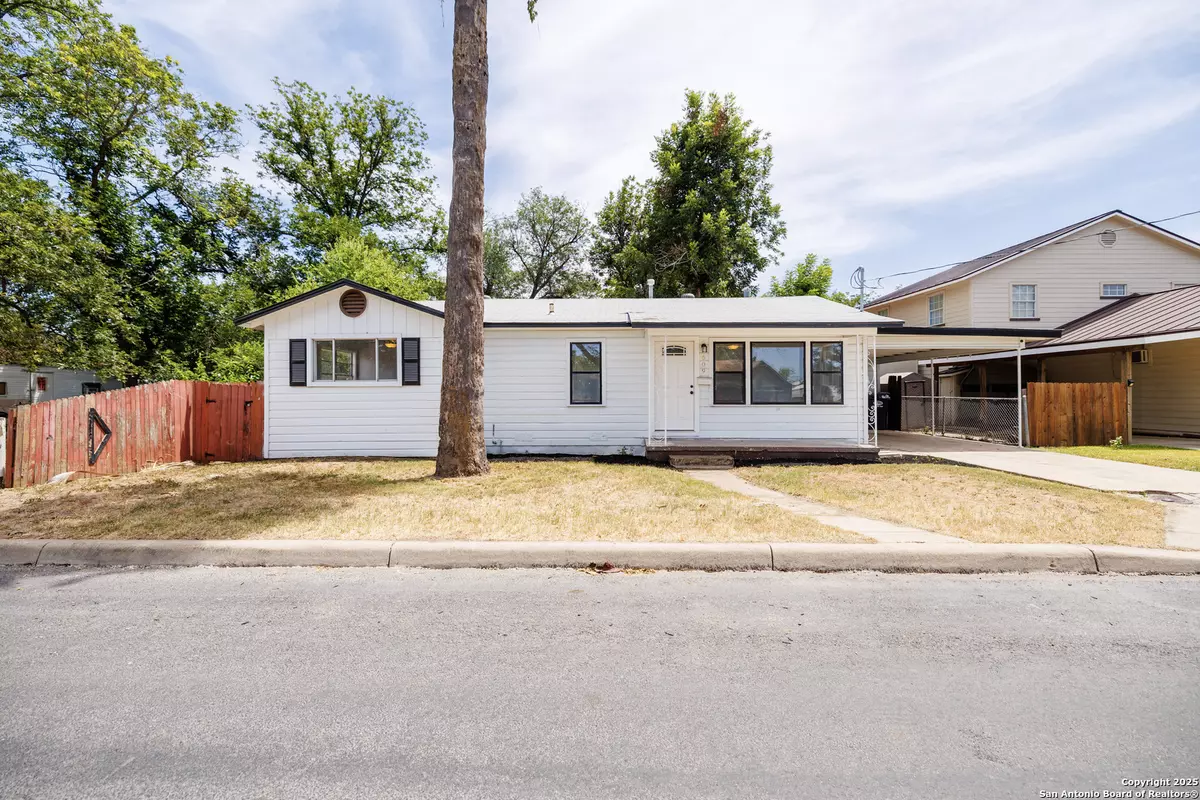Hondo, TX 78861,609 15th