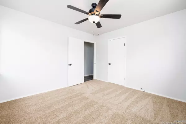Hondo, TX 78861,609 15th