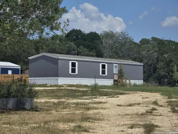 120 Rolling Hills UNIT #B, La Vernia, TX 78121