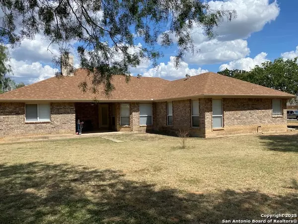 Lytle, TX 78052,220 Wind