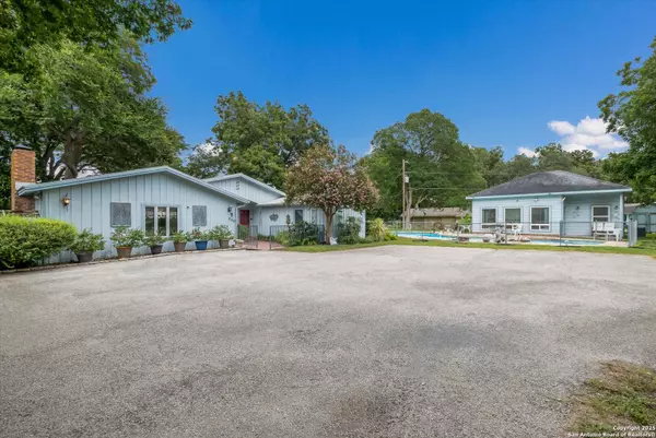 160 River Shadows, Mcqueeney, TX 78123