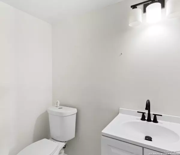 San Antonio, TX 78227,7810 Hobble