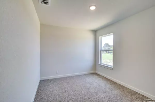 San Antonio, TX 78253,293 Red Arrow