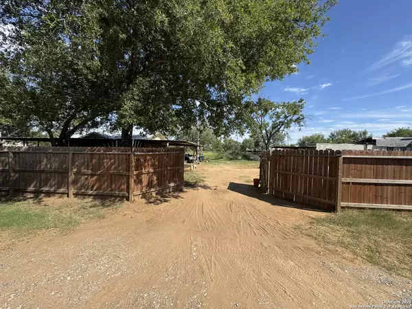Atascosa, TX 78002,14098 Pearsall Rd