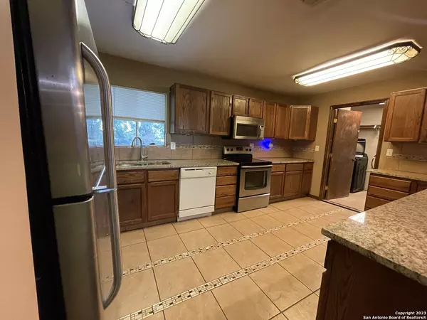 Live Oak, TX 78233,7701 cool sands