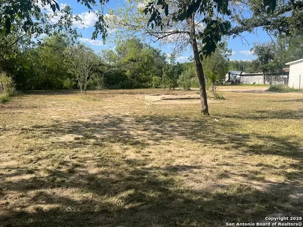 Uvalde, TX 78801,736 Juarez