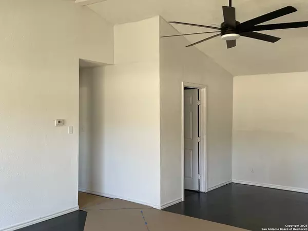 Spring Branch, TX 78070-4221,277 THUNDERHEAD ST