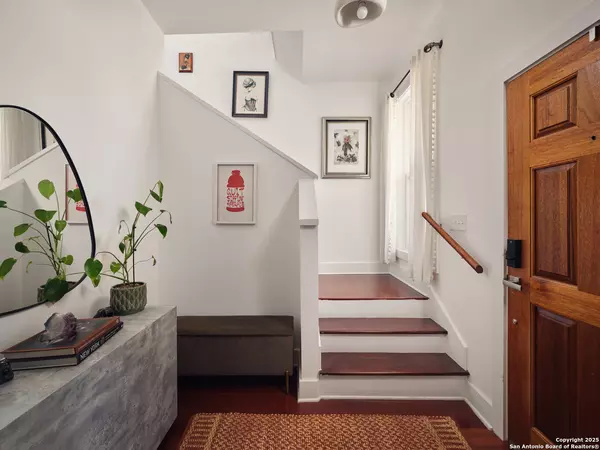 400 Guenther Street UNIT 1203, San Antonio, TX 78210