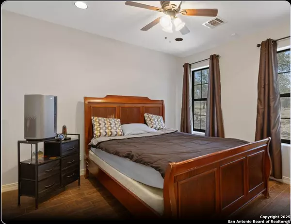 Natalia, TX 78059,133 County Road 7724