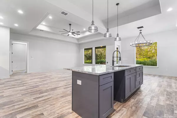 Natalia, TX 78059,114 CR 6875