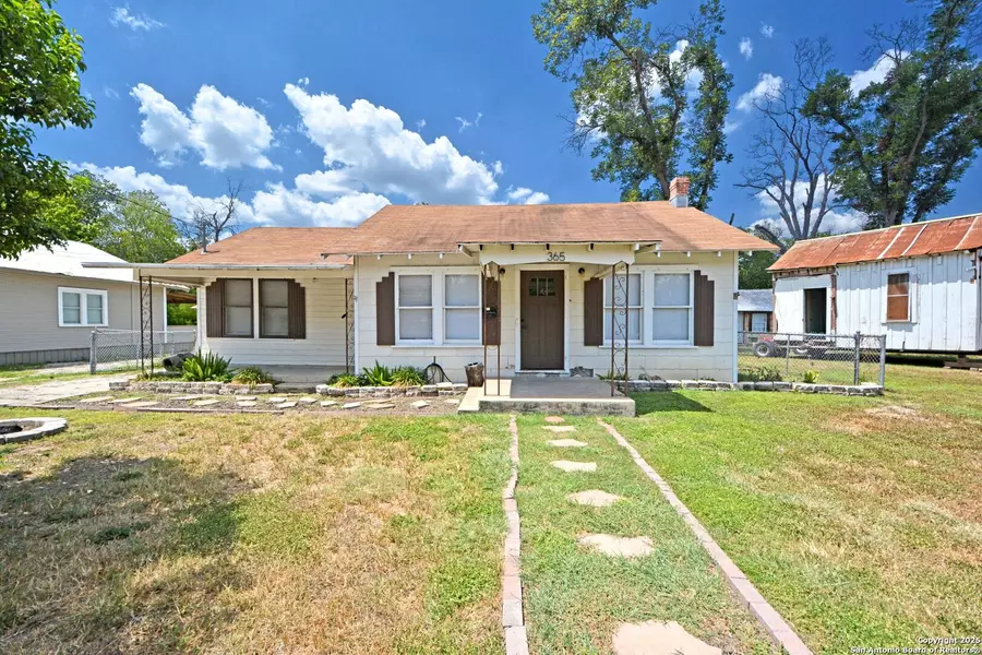 365 Faust, New Braunfels, TX 78130