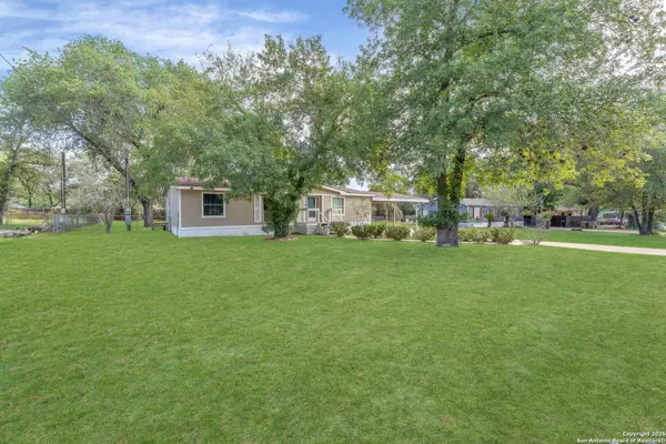 Elmendorf, TX 78112,3827 Waterwood Pass