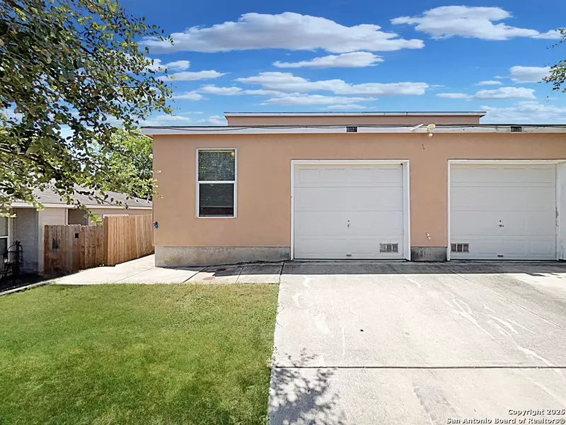 8023 Maverick Climb, San Antonio, TX 78250