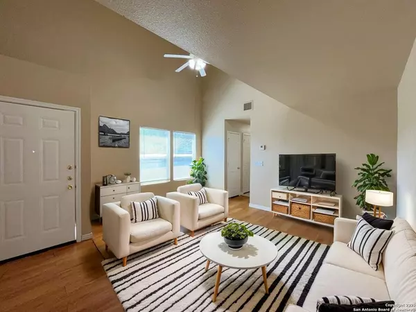 8023 Maverick Climb, San Antonio, TX 78250