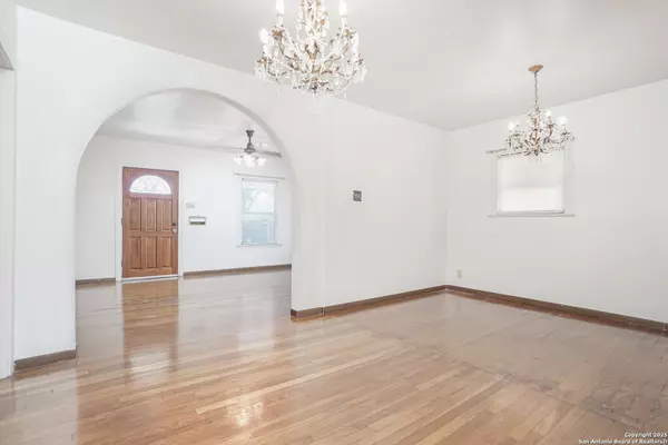 San Antonio, TX 78225,343 Hearne