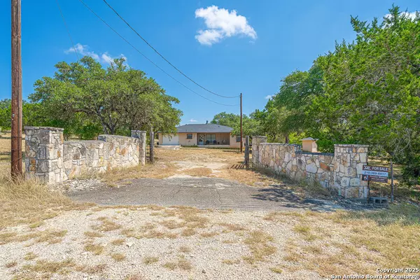 Lakehills, TX 78063,371 Lake Country