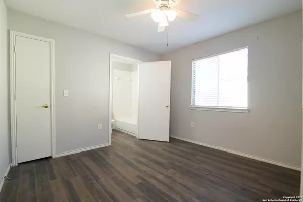 San Antonio, TX 78242,6626 Walnut Valley Dr