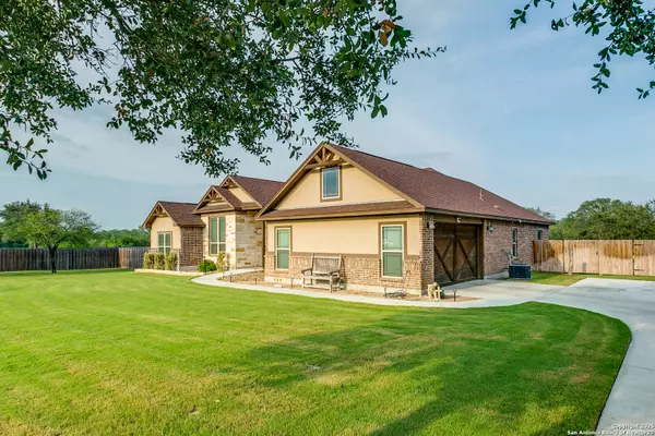 688 Double Gate Rd, Castroville, TX 78009