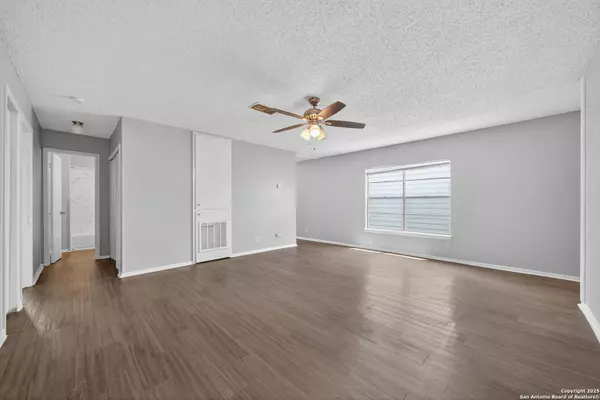 Kirby, TX 78219,4883 Aspen Wood