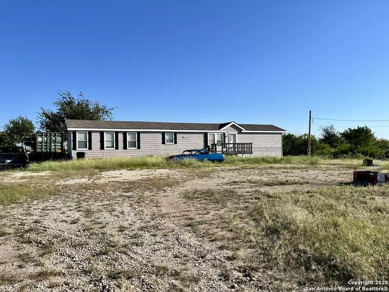 18707 County Road 5736, Castroville, TX 78009-2217