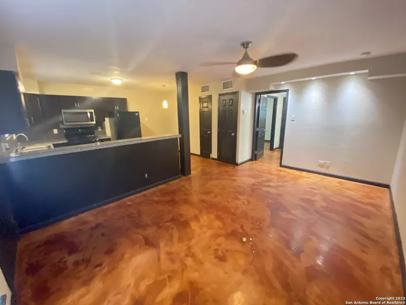 211 NATALEN AVE UNIT 107, San Antonio, TX 78209-6746
