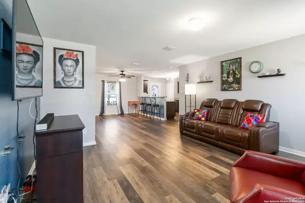 San Antonio, TX 78222,6423 Woodcliff Bend