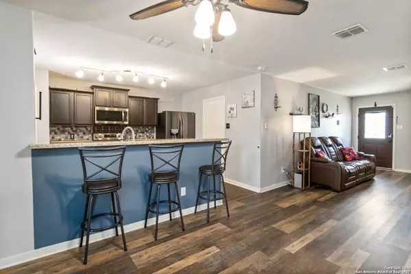 San Antonio, TX 78222,6423 Woodcliff Bend