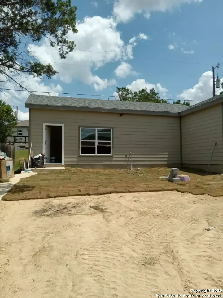 Canyon Lake, TX 78133,324 Ridgerock Dr UNIT 2