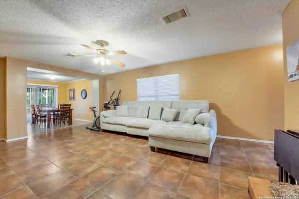 San Antonio, TX 78244,3718 Candlecreek