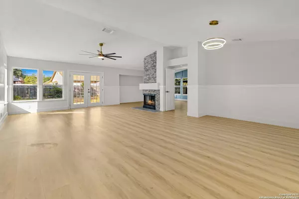 San Antonio, TX 78247,3235 Tavern Oaks