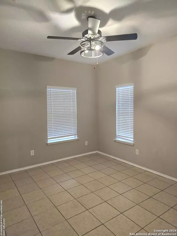 San Antonio, TX 78237,907 SW 37th St UNIT B
