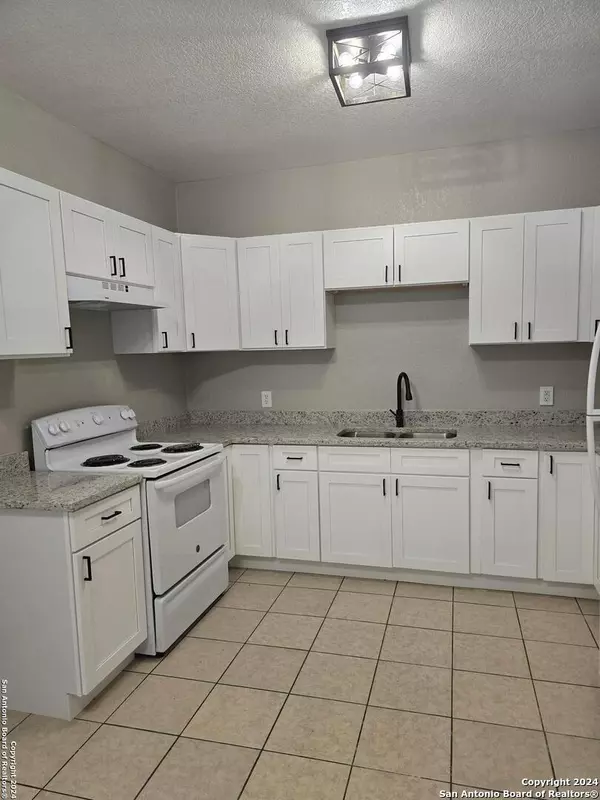 San Antonio, TX 78237,907 SW 37th St UNIT B