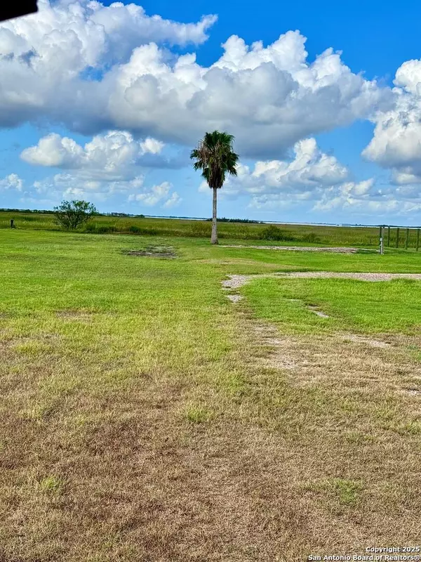Port Lavaca, TX 77979,946 Ocean Dr