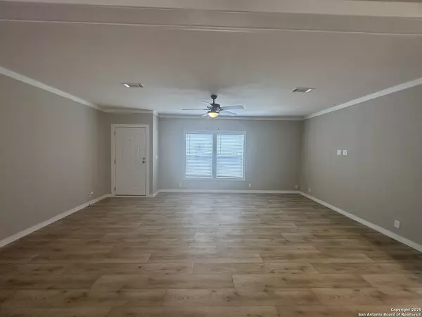 Lakehills, TX 78063,105 Joel