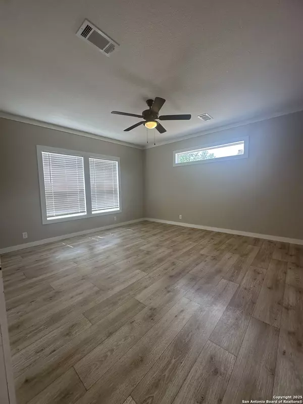 Lakehills, TX 78063,105 Joel