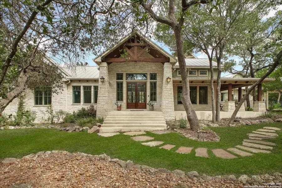 1 Trophy Ln, New Braunfels, TX 78132