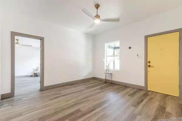 San Antonio, TX 78214,322 Compton