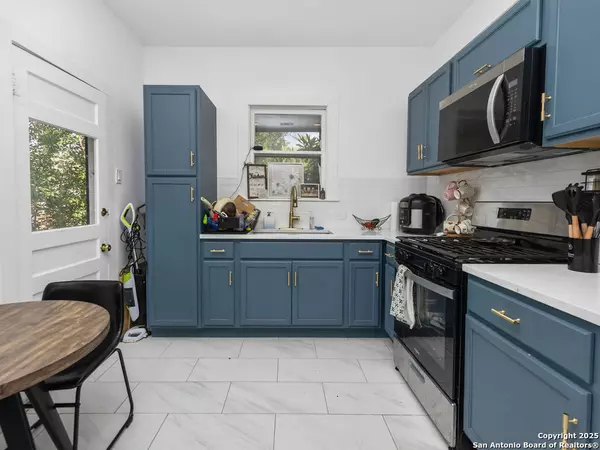 San Antonio, TX 78201,940 mulberry