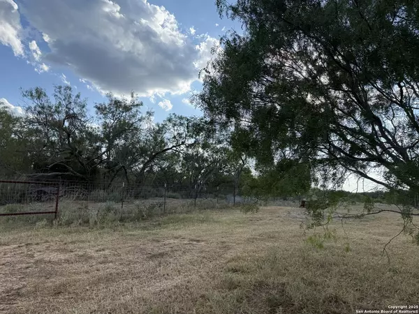 Seguin, TX 78155,421 Zion Hill